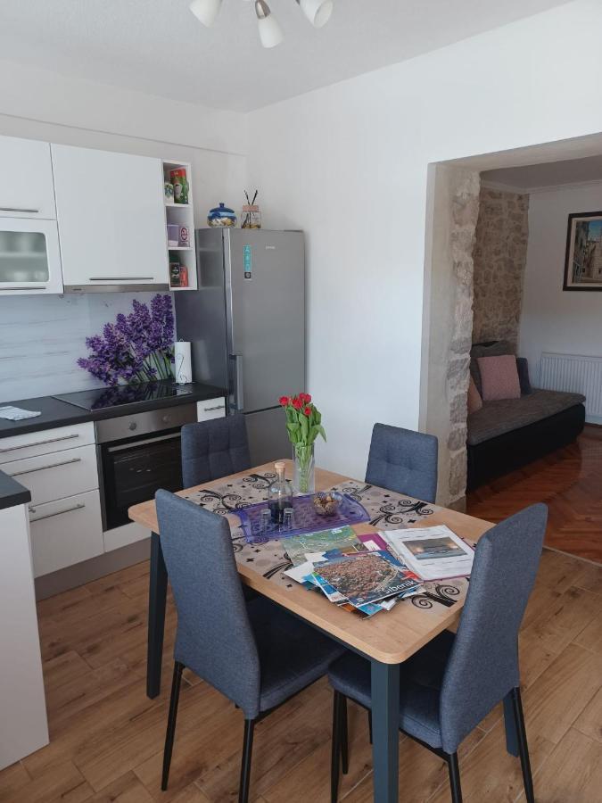 Apartment Karla Snb Lozovac Exterior photo