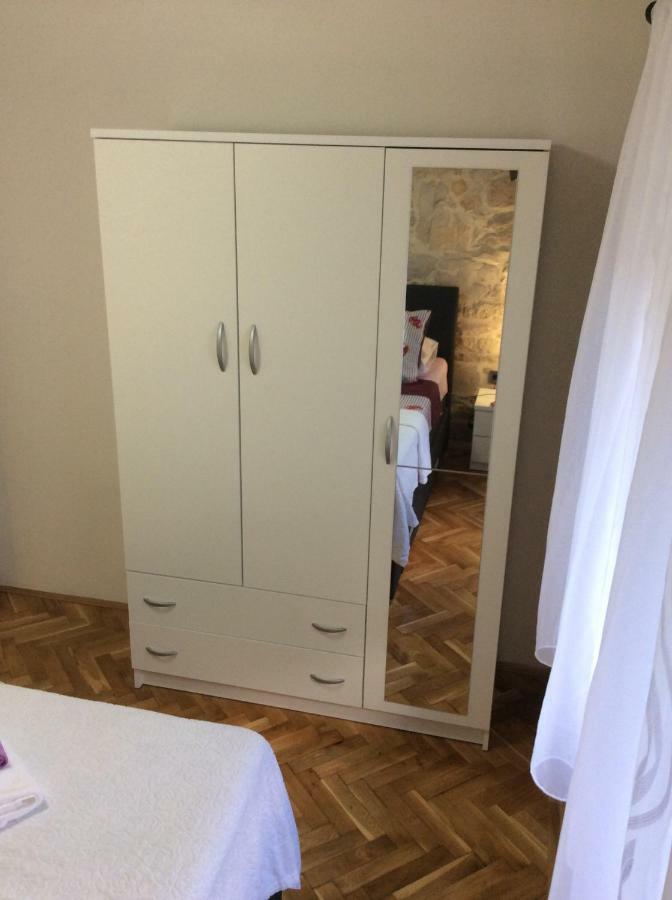 Apartment Karla Snb Lozovac Exterior photo