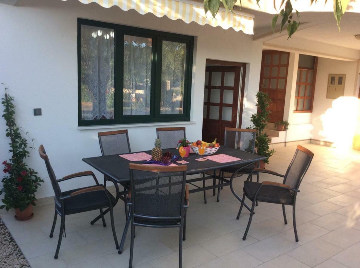 Apartment Karla Snb Lozovac Exterior photo