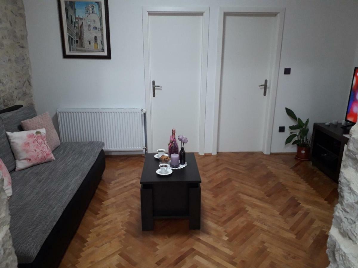 Apartment Karla Snb Lozovac Exterior photo